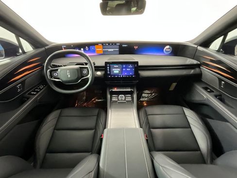 Used 2025 Lincoln Nautilus Premier w/ Jet Appearance Package image 10