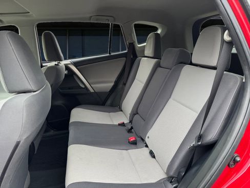 Used 2015 Toyota RAV4 XLE image 14