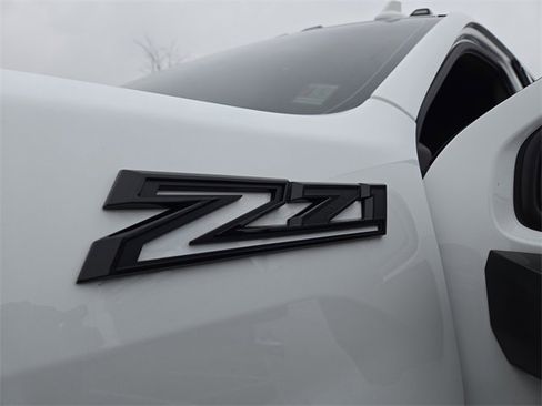 Used 2025 Chevrolet Silverado 2500 LTZ w/ LTZ Plus Package image 33