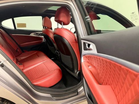 Used 2023 Genesis G70 3.3T w/ Sport Prestige Package image 18