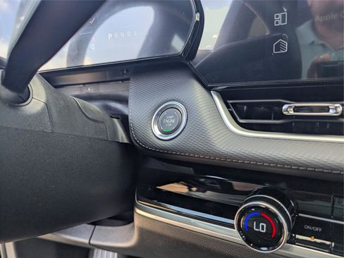 New 2026 Chevrolet Equinox LT w/ Convenience Package II image 17