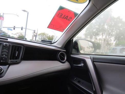 Used 2016 Toyota RAV4 XLE FWD image 27