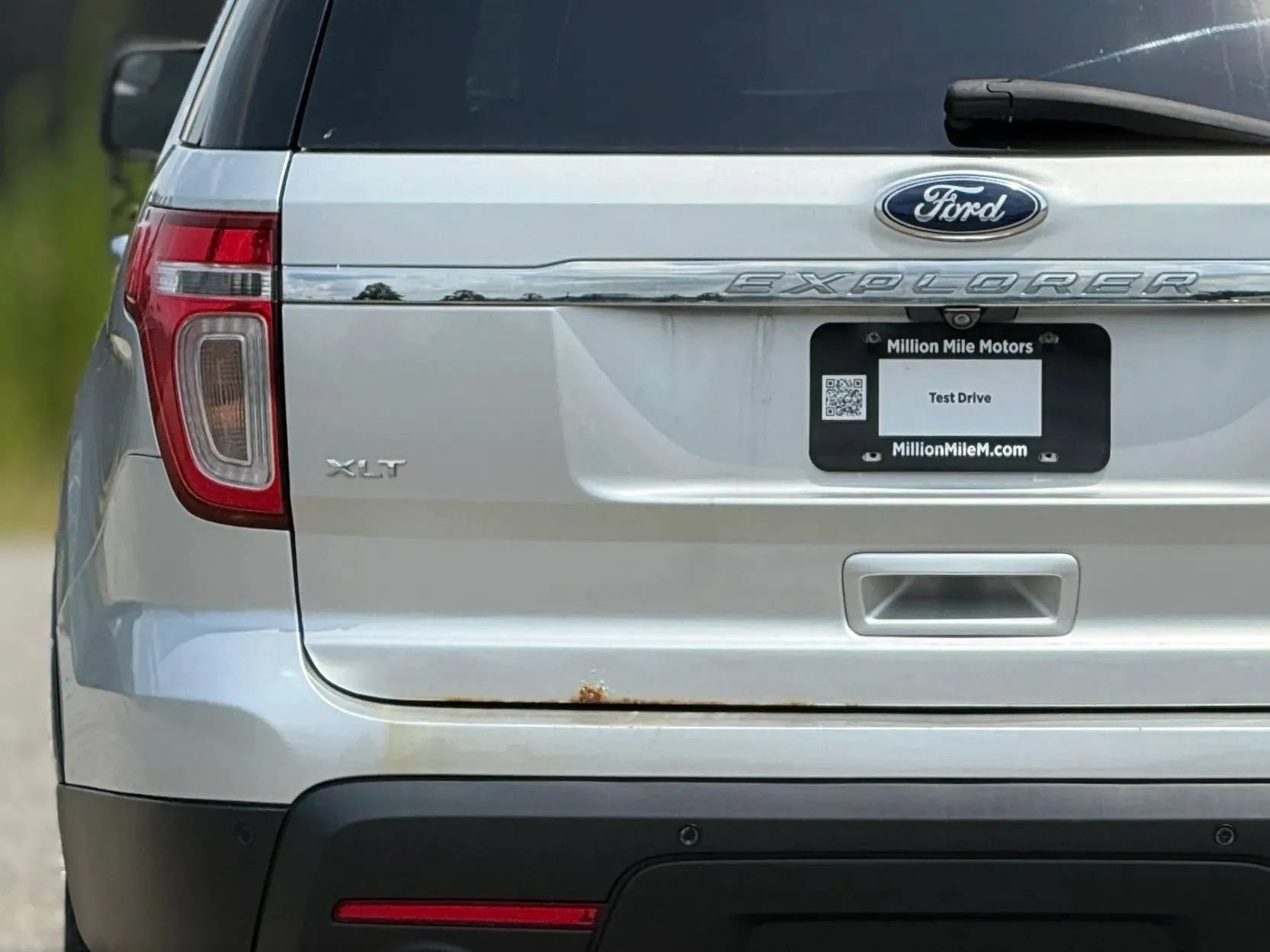 Used 2015 Ford Explorer XLT w/ Equipment Group 201A AWD/4WD image 13