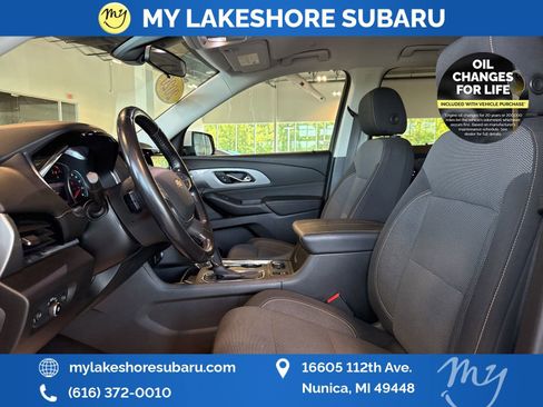 Used 2020 Chevrolet Traverse LT w/ Driver Confidence II Package AWD/4WD image 14