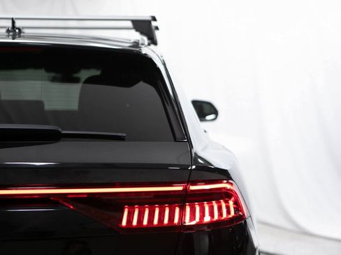 Used 2022 Audi Q8 Premium Plus image 33