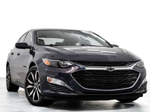 Used 2025 Chevrolet Malibu RS FWD image 3