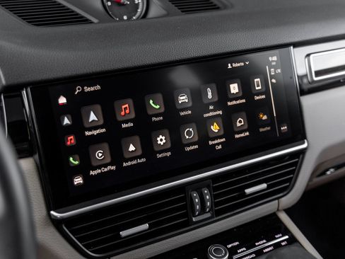 Certified 2023 Porsche Cayenne Platinum Edition AWD/4WD image 30