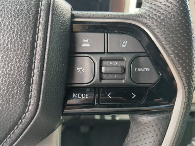 Used 2024 Toyota Tundra Capstone AWD/4WD image 33