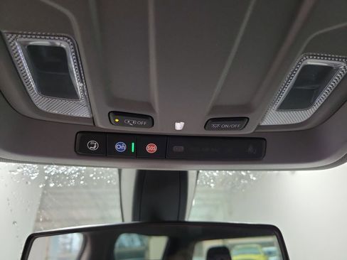 Used 2022 Chevrolet Silverado 1500 LT image 46