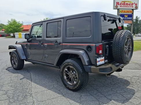 Used 2016 Jeep Wrangler Unlimited Sahara AWD/4WD image 4