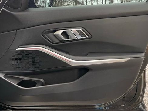 Used 2021 BMW 330i 330i w/ M Sport Package image 19