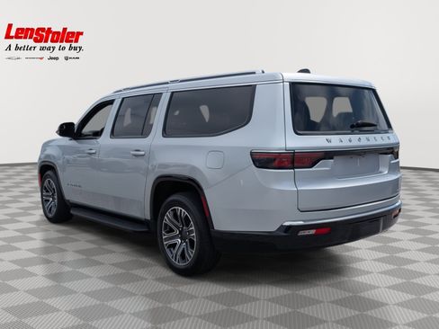Used 2024 Jeep Wagoneer L Series II w/ Flexible Seating Group image 3
