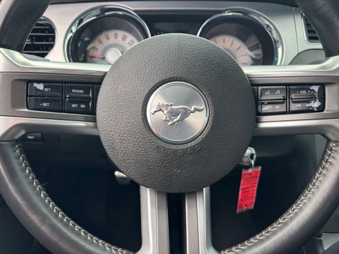 Used 2011 Ford Mustang Premium w/ 202A Rapid Spec Order Code RWD image 21