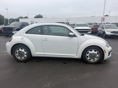 Used 2018 Volkswagen Beetle 2.0T FWD image 4