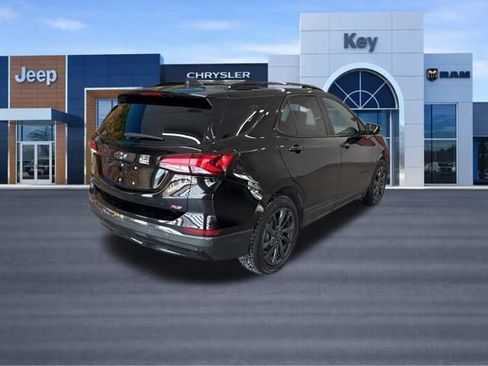 Used 2022 Chevrolet Equinox RS w/ RS Leather Package image 7