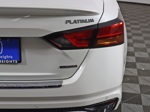 Used 2020 Nissan Altima 2.0 Platinum image 16
