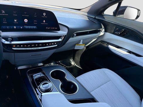 Certified 2026 Cadillac Lyriq Luxury RWD image 24