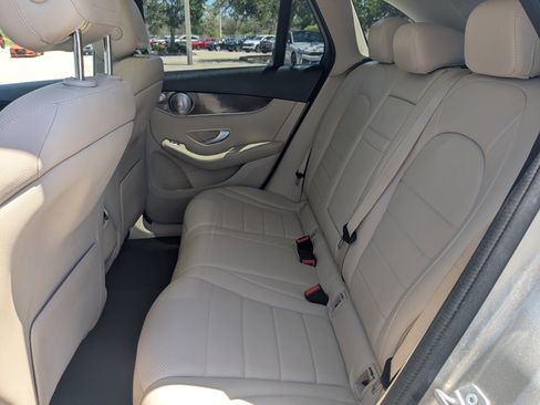 Used 2021 Mercedes-Benz GLC 300 w/ Premium Package image 15