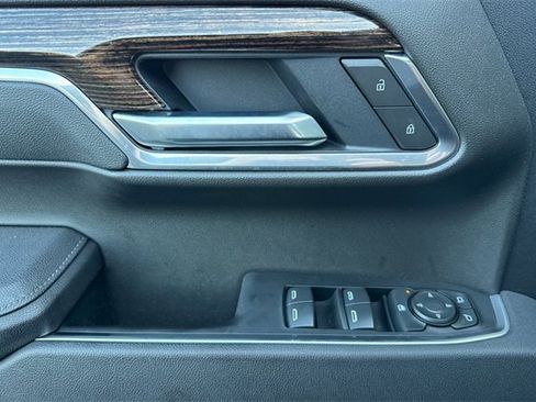 Used 2025 GMC Sierra 1500 Elevation image 11
