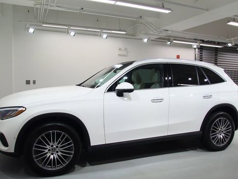 Certified 2026 Mercedes-Benz GLC 300 4MATIC image 4