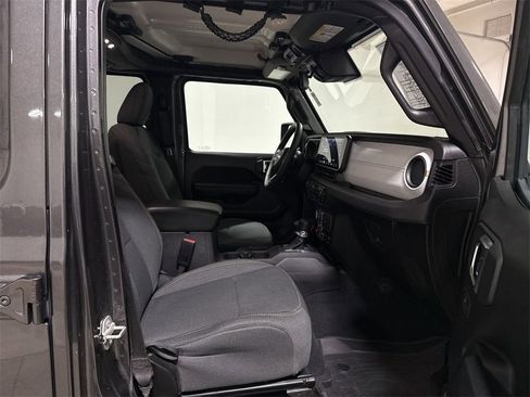 Used 2024 Jeep Gladiator Sport image 21