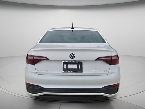 Certified 2023 Volkswagen Jetta SE FWD image 5