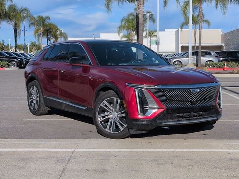 Used 2024 Cadillac Lyriq Luxury image 2