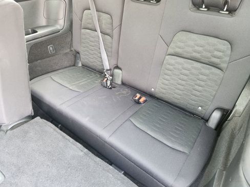 Used 2025 Nissan Pathfinder SV AWD/4WD image 31