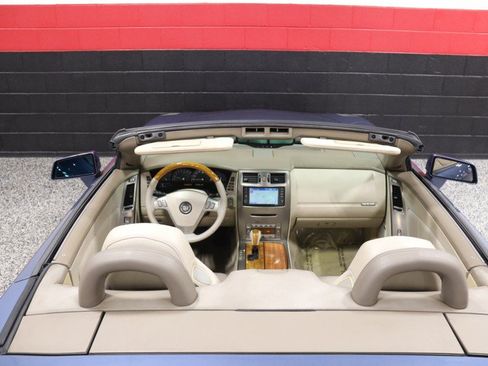 Used 2005 Cadillac XLR RWD image 45