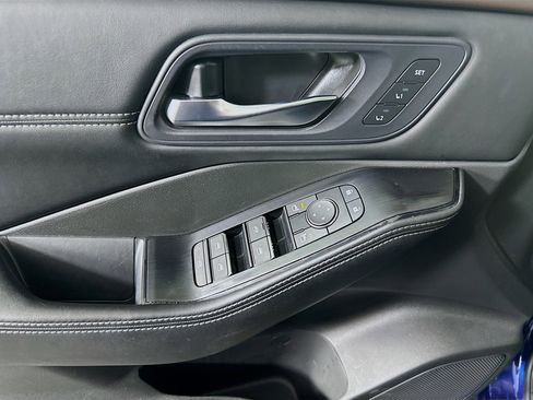 Used 2023 Nissan Rogue SL w/ SL Premium Package image 15