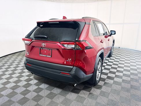 Used 2025 Toyota RAV4 LE AWD/4WD image 3