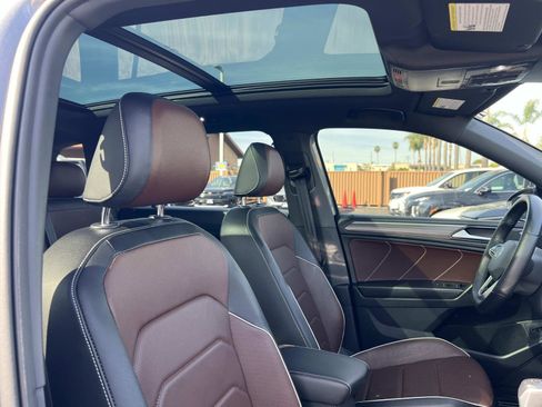 Used 2022 Volkswagen Tiguan SEL R-Line image 34