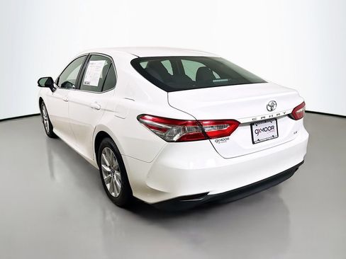 Used 2018 Toyota Camry LE FWD image 5