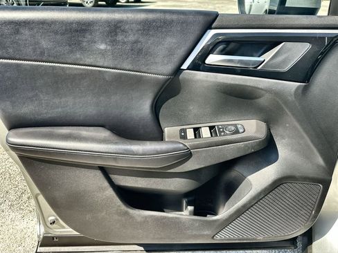 Used 2024 Mitsubishi Outlander SE Black Edition image 22