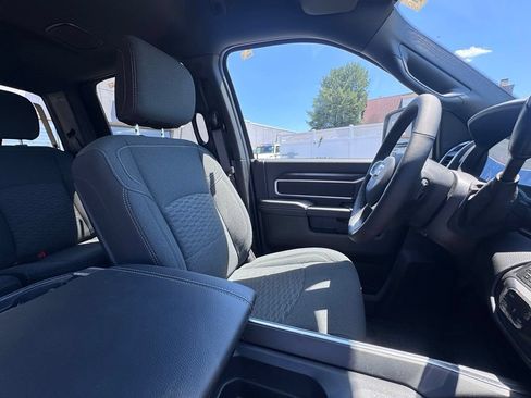 Used 2026 RAM 2500 Big Horn AWD/4WD image 19
