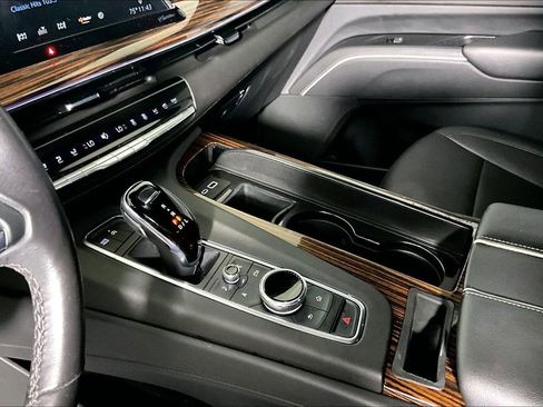 Used 2021 Cadillac Escalade ESV Luxury AWD/4WD image 13