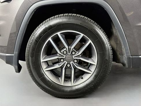Used 2019 Jeep Grand Cherokee Limited AWD/4WD image 29