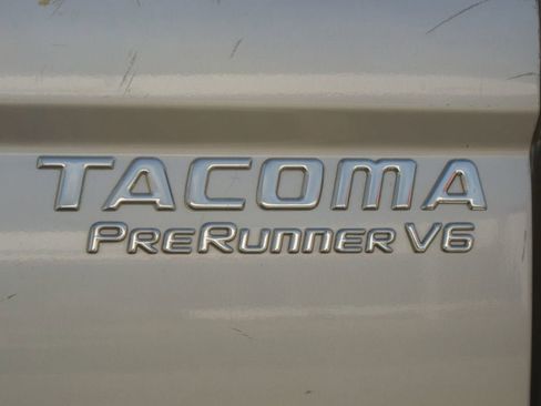 Used 2004 Toyota Tacoma PreRunner image 15