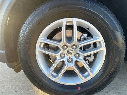 New 2026 Ford Explorer Active RWD image 10