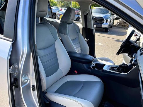 Used 2021 Toyota RAV4 XLE Premium FWD image 8