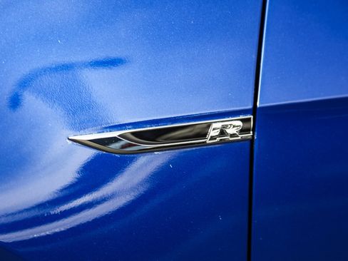 Used 2019 Volkswagen Golf R 4-Door image 28