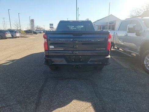 Used 2022 Chevrolet Silverado 1500 Custom w/ Safety Confidence Package image 2
