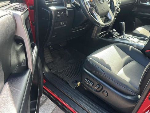 Certified 2024 Toyota 4Runner SR5 Premium w/ Moonroof Package AWD/4WD image 9