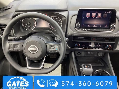 Used 2024 Nissan Rogue SV AWD/4WD image 16