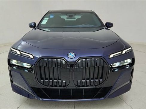 Used 2023 BMW i7 xDrive60 image 13