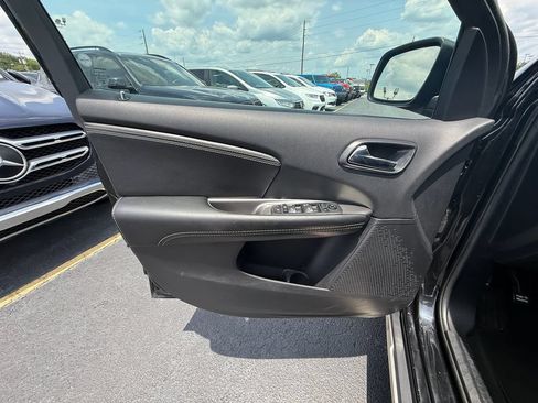Used 2020 Dodge Journey Crossroad FWD image 11