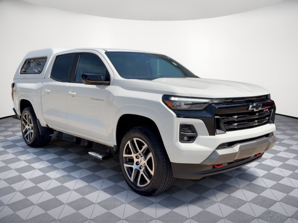 Certified 2024 Chevrolet Colorado Z71 w/ Z71 Convenience Package 2 AWD/4WD image 7