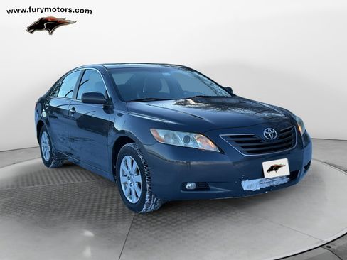 Used 2009 Toyota Camry XLE image 1