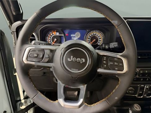 Used 2024 Jeep Wrangler Unlimited Sahara w/ Technology Group AWD/4WD image 15