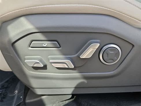 Certified 2025 Hyundai Santa Fe Calligraphy image 17